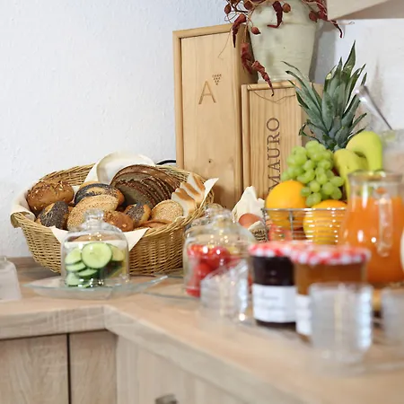 皮拉尔伽尼酒店 酒店