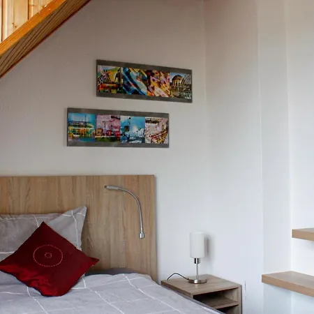 Pilar Garni Кёльн