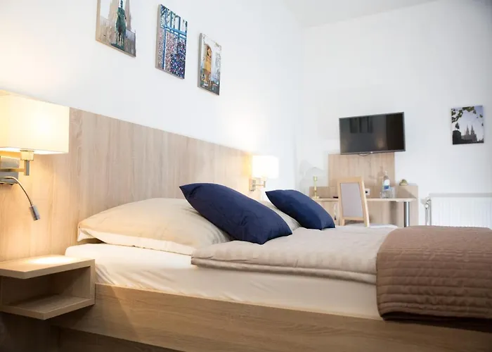 Pilar Garni 3* Cologne