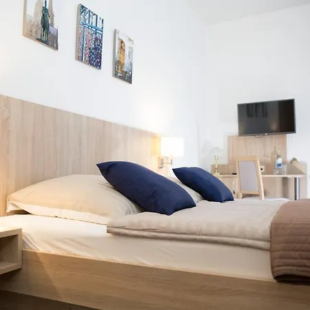 Pilar Garni 3* Köln