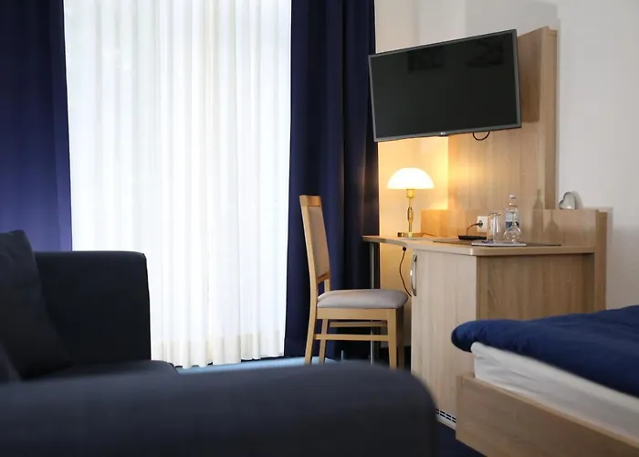 Hotel Pilar Garni 3*